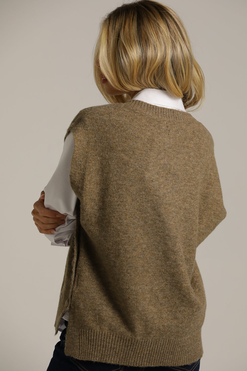 ווסט סרוג וינטג' עם כפתורים בצד | קנת קול