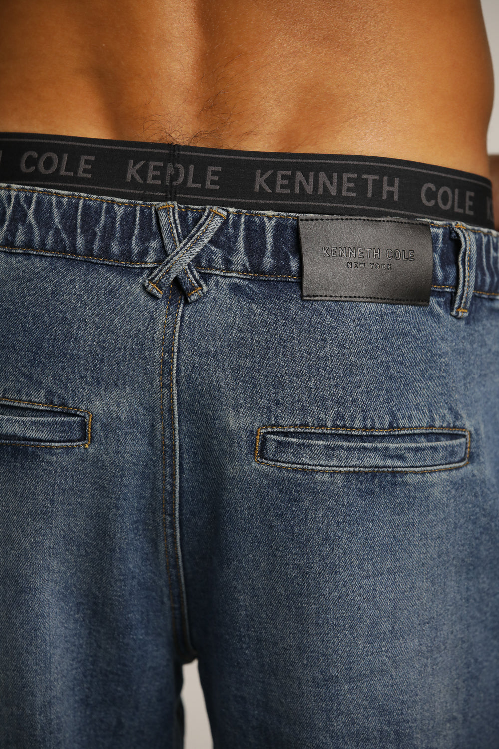 מכנסי ג'ינס במראה שטוף ובגזרת סלים | קנת קול