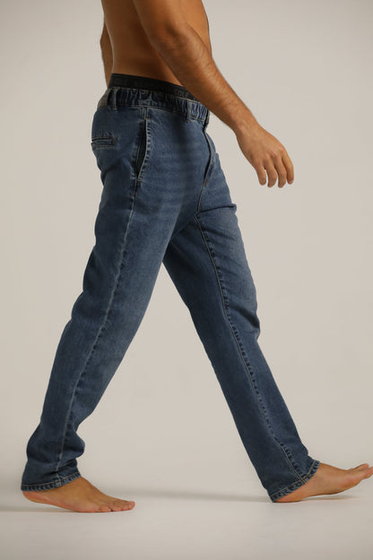 מכנסי ג'ינס במראה שטוף ובגזרת סלים | קנת קול