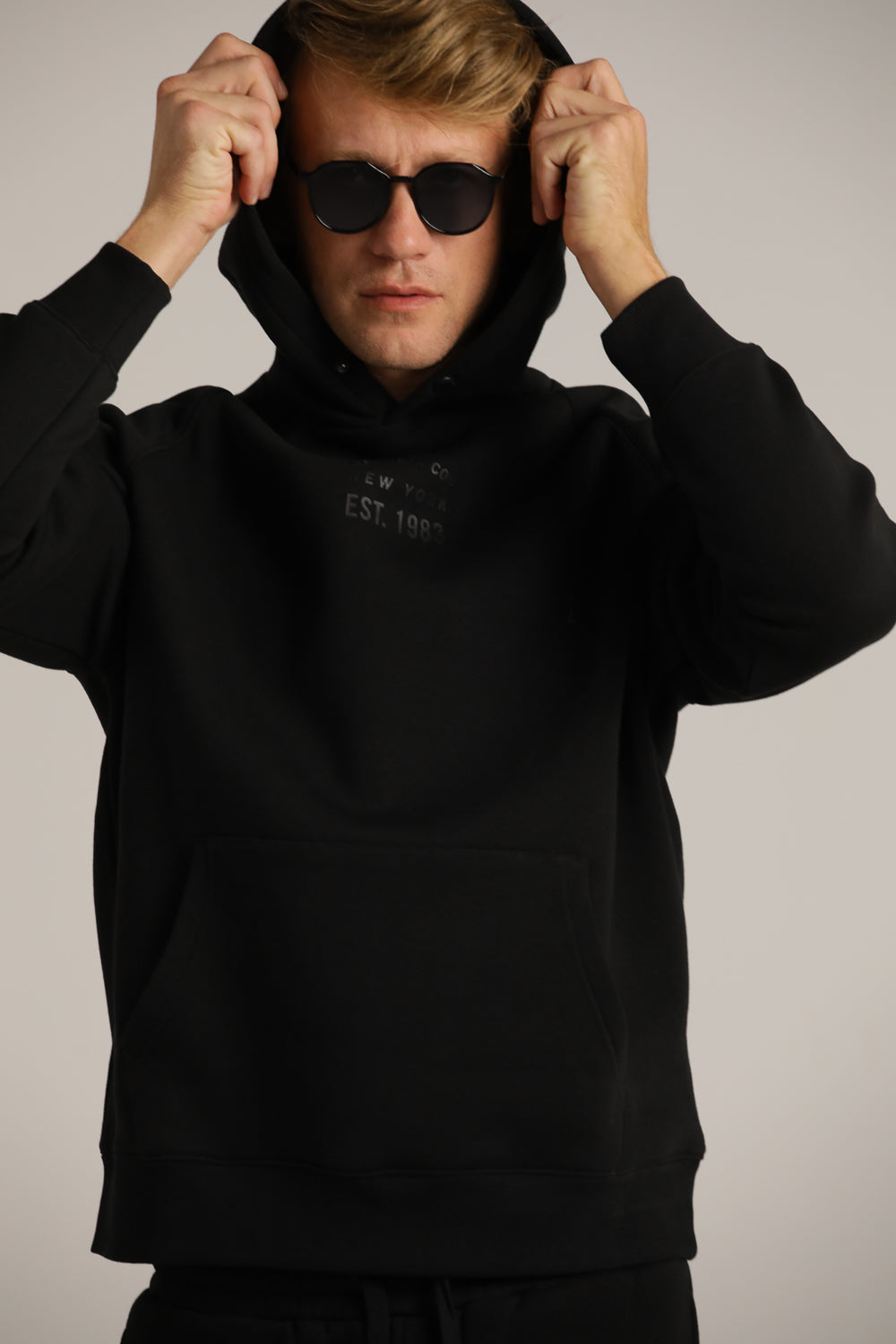 סווטשירט רגלן עם כובע קפוצ'ון | קנת קול