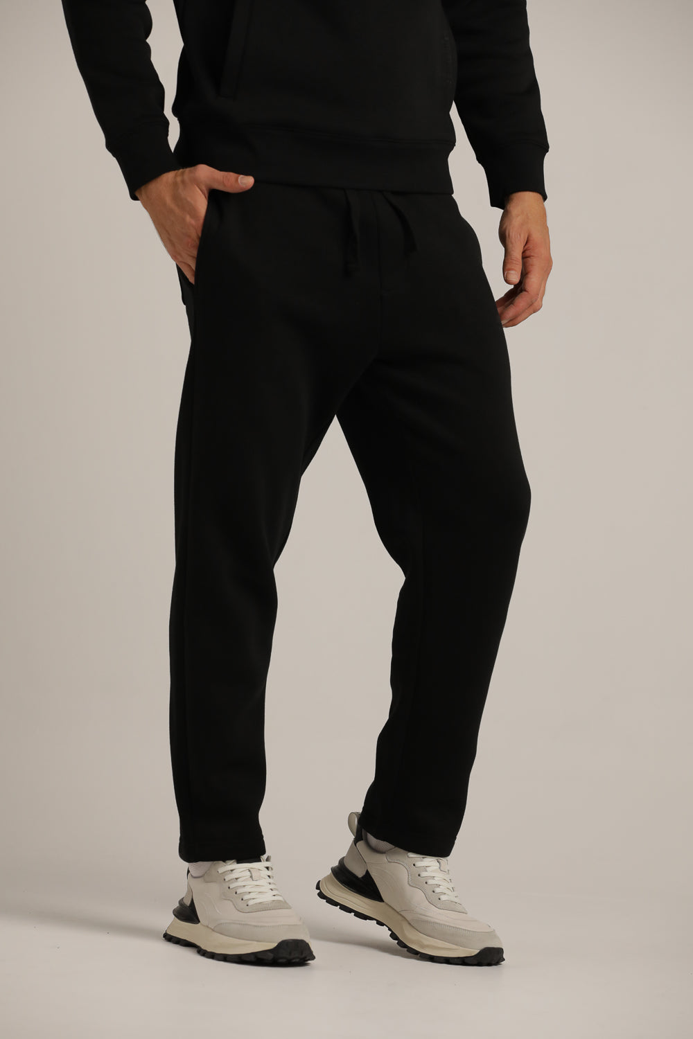 מכנסי טרנינג בגזרה ישרה | קנת קול