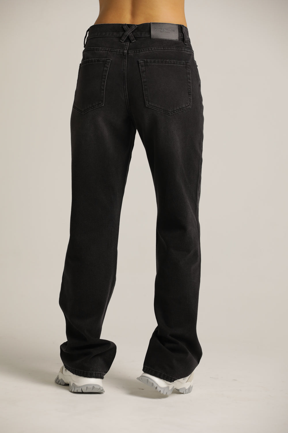 מכנסי ג'ינס בגזרת סטרייט | קנת קול