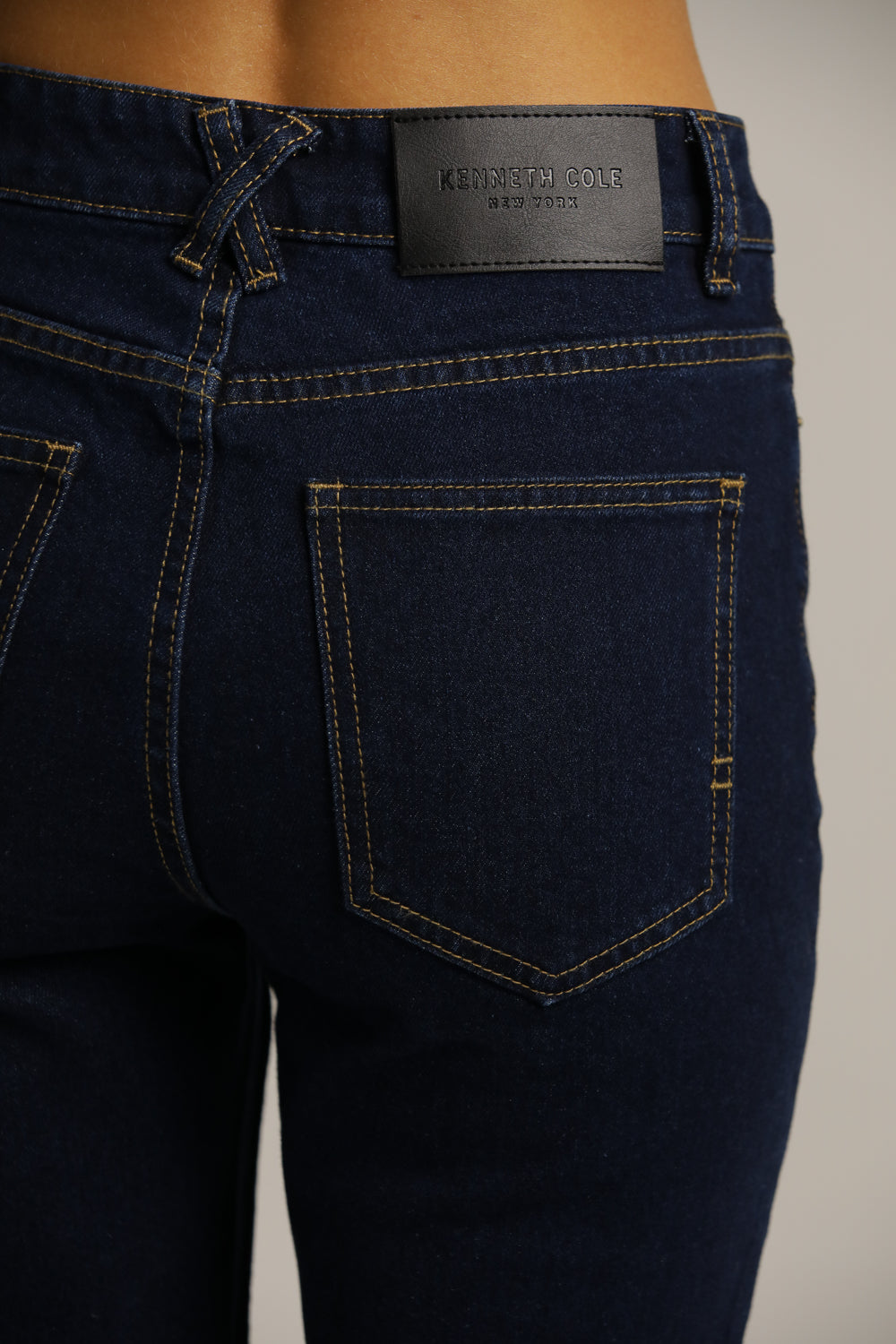 מכנסי ג'ינס בגזרת סלים | קנת קול