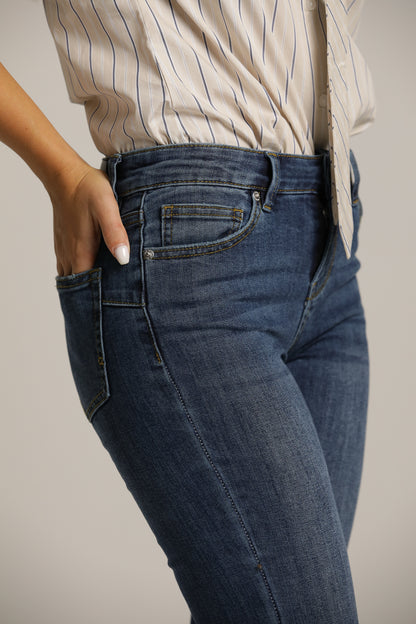 מכנסי ג'ינס בגזרת בוטקאט | קנת קול