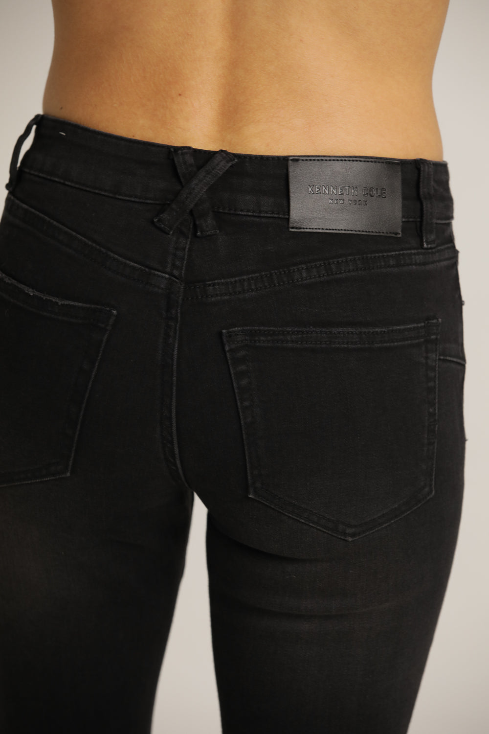 מכנסי ג'ינס בגזרת בוטקאט | קנת קול