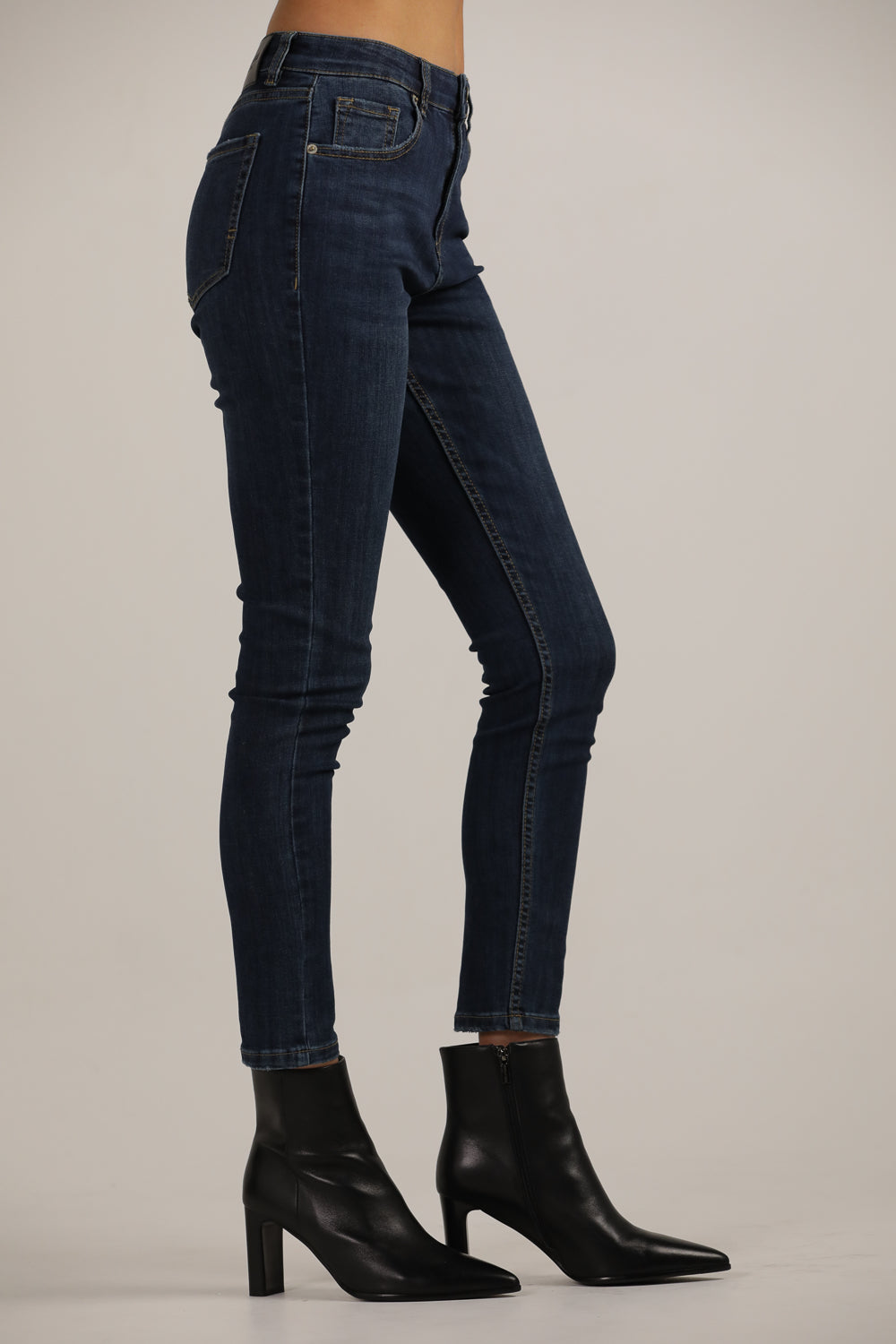 מכנסי ג'ינס בגזרת סקיני | קנת קול