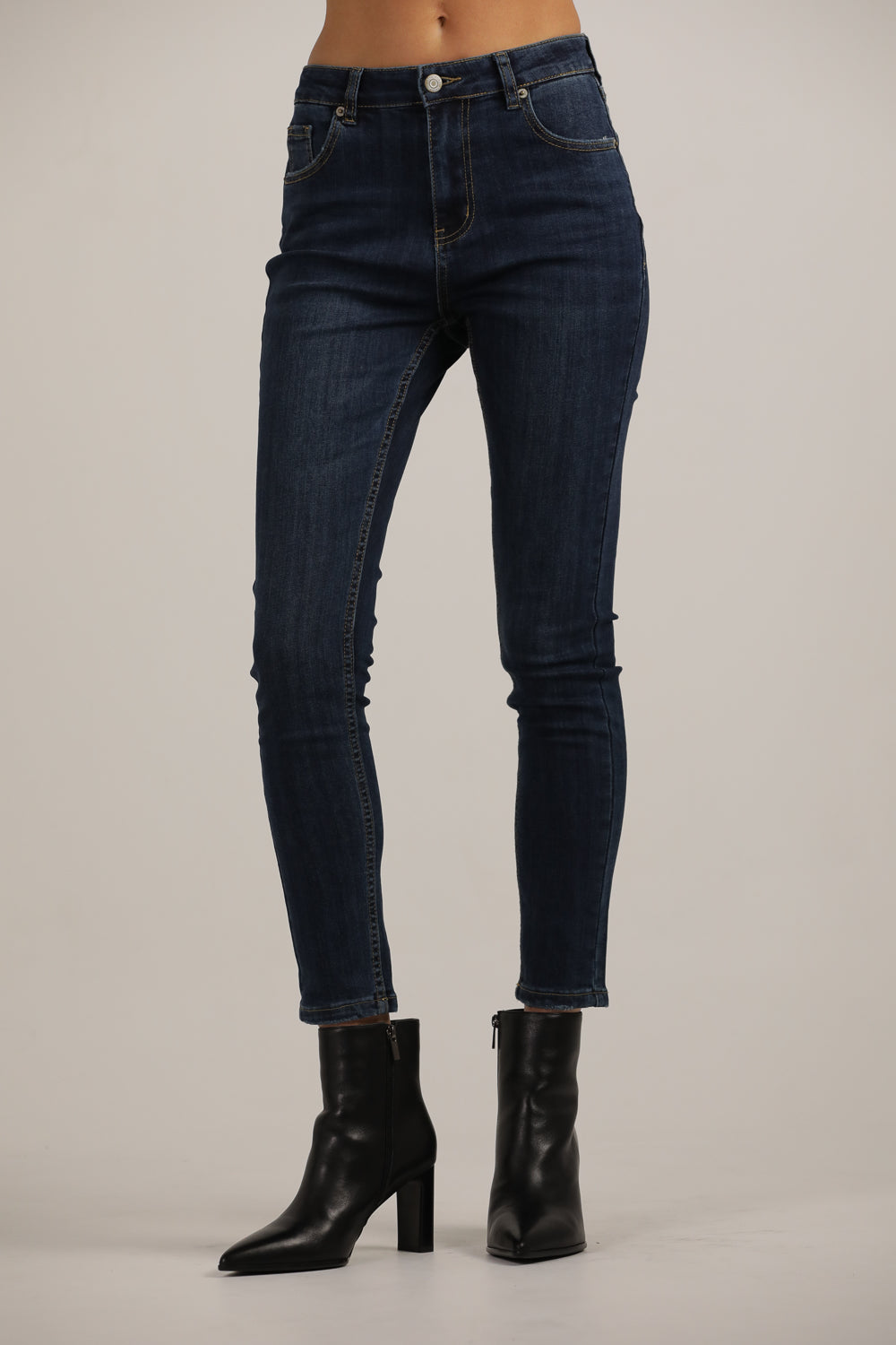 מכנסי ג'ינס בגזרת סקיני | קנת קול