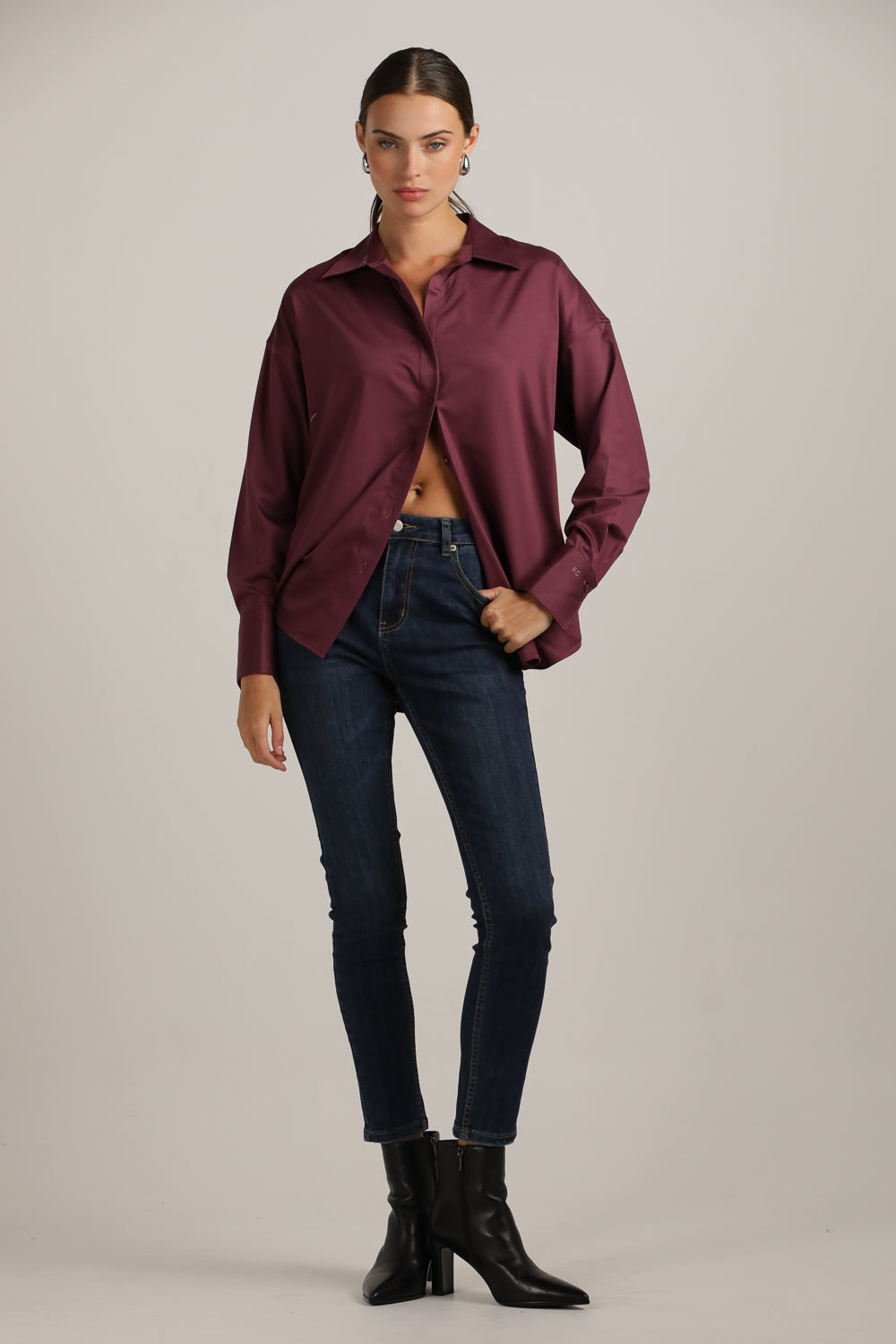 מכנסי ג'ינס בגזרת סקיני | קנת קול