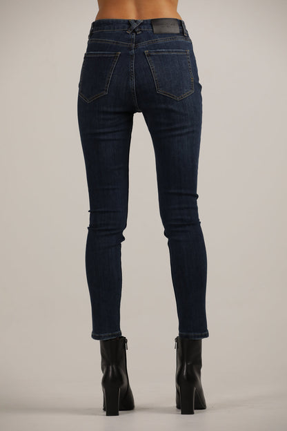 מכנסי ג'ינס בגזרת סקיני | קנת קול