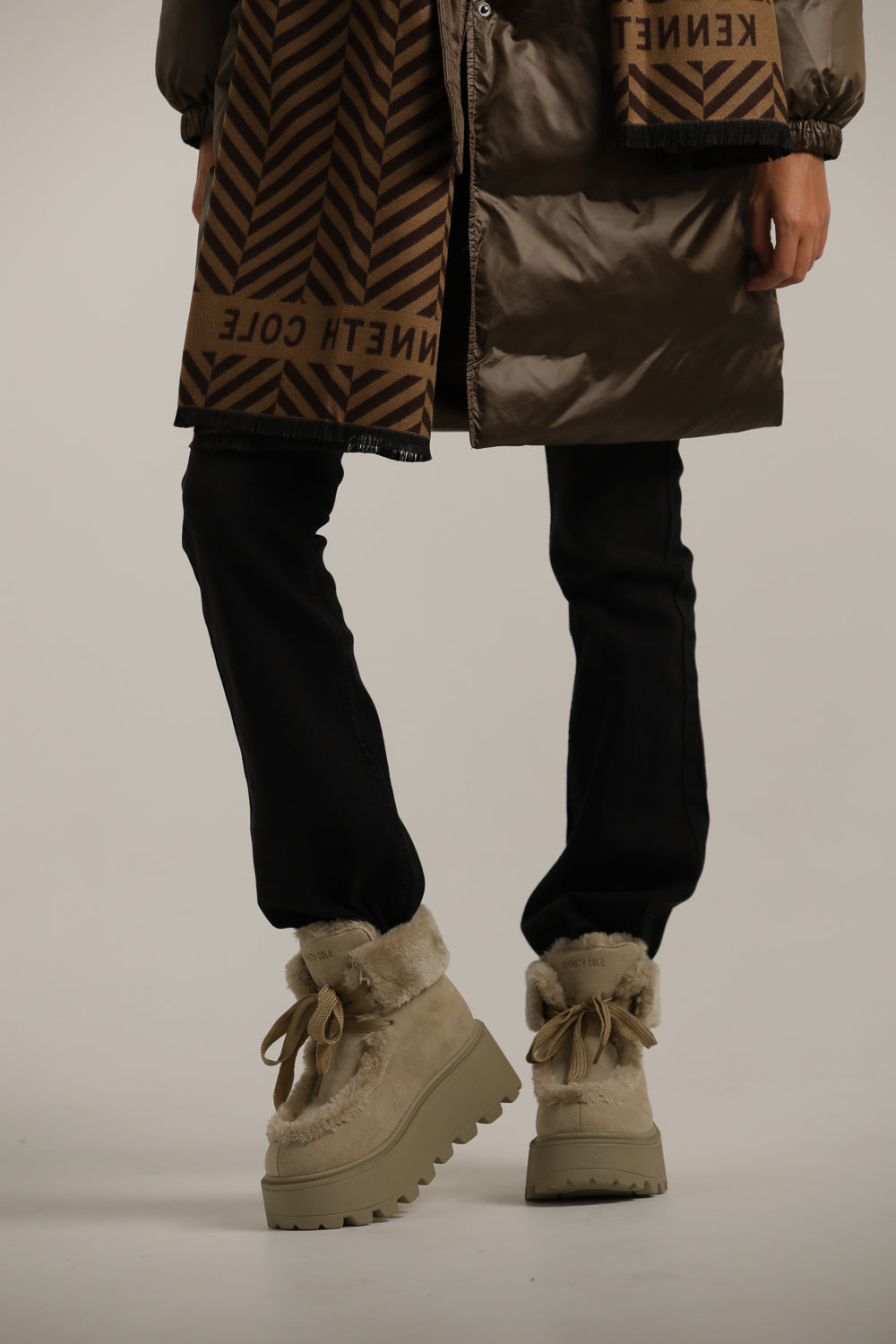 מגפוני פלטפורמה לנשים | קנת קול