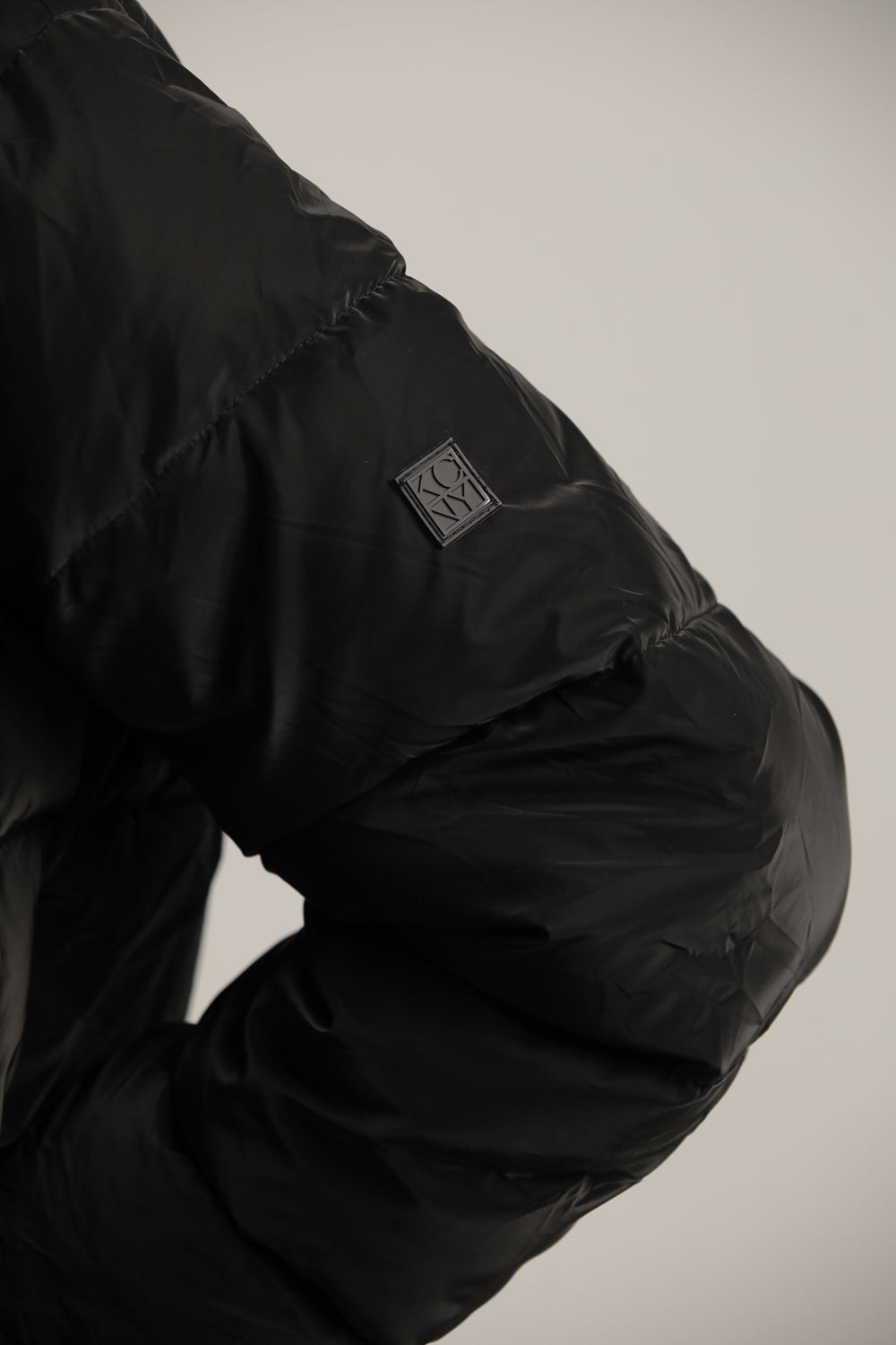 מעיל פוך קצר עם צווארון גבוה | קנת קול