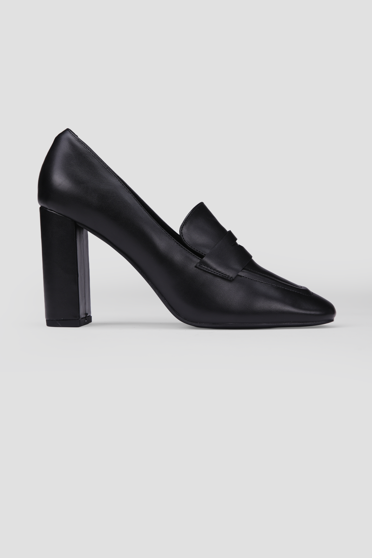 נעלי עקב במראה אלגנטי | קנת קול