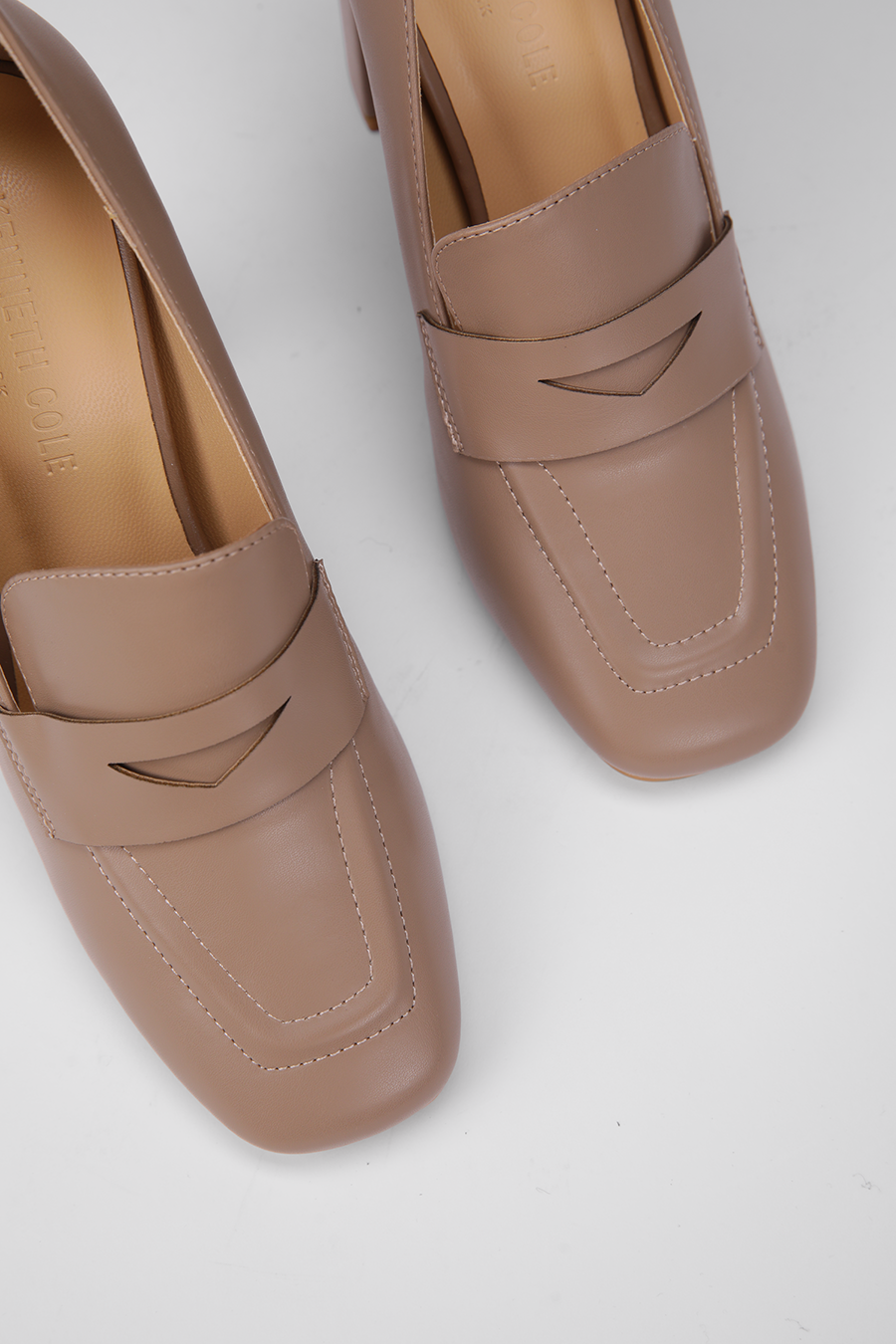 נעלי עקב במראה אלגנטי | קנת קול