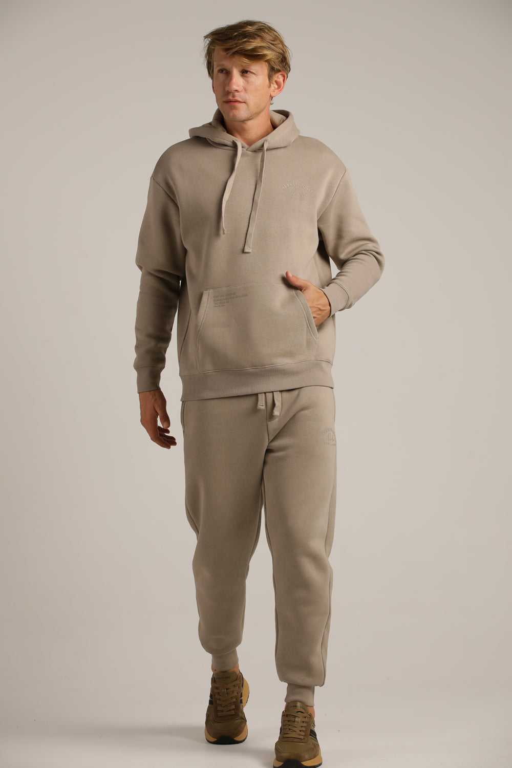 מכנסי טרנינג עם סיומת גומי | קנת קול