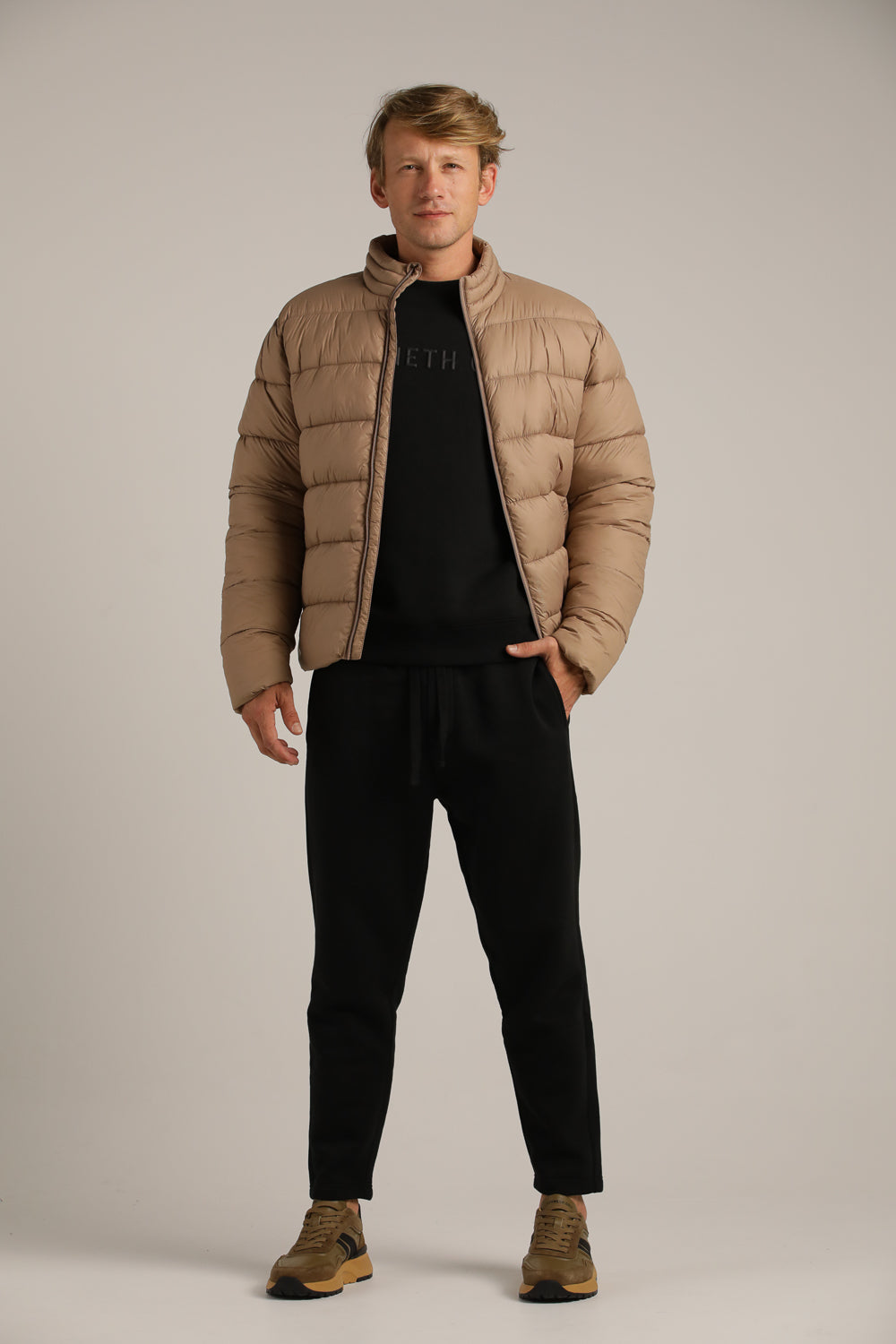 סווטשירט בגזרת רגלן עם לוגו | קנת קול