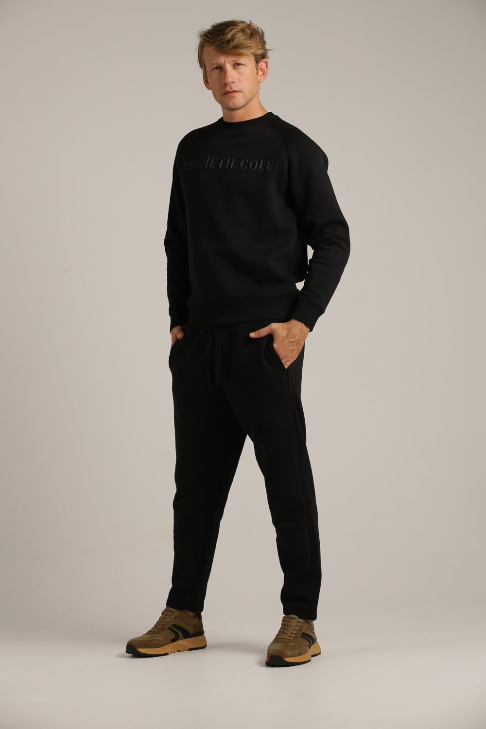 מכנסי טרנינג בגזרה ישרה | קנת קול