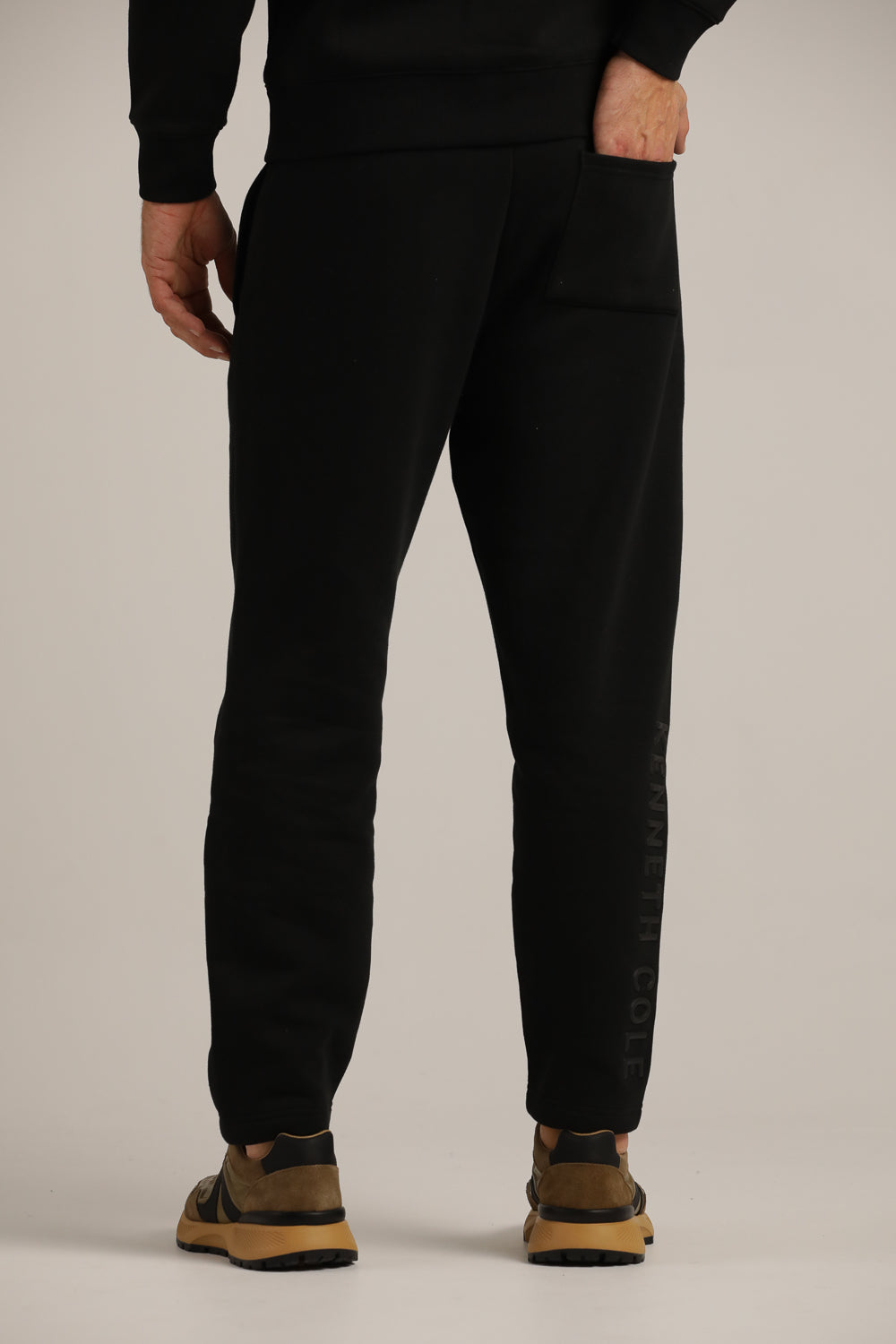 מכנסי טרנינג בגזרה ישרה | קנת קול