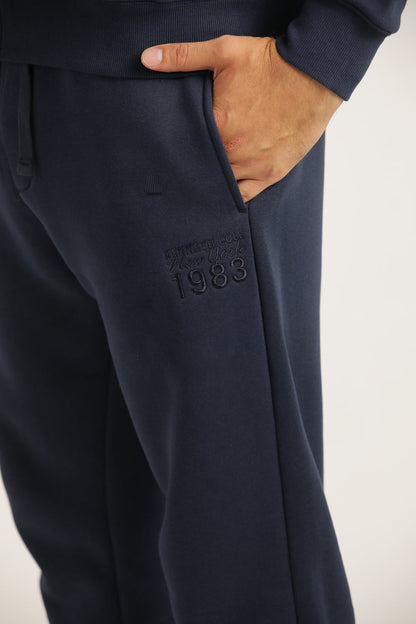 מכנסי טרנינג בגזרה ישרה | קנת קול