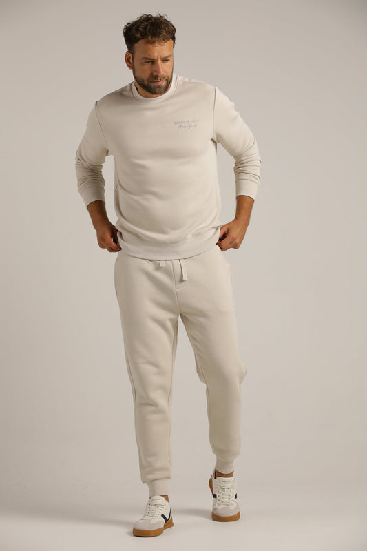 מכנסי טרנינג עם גומי בעקב | קנת קול