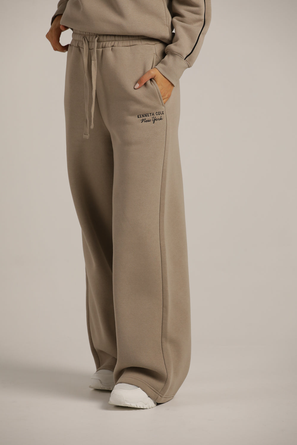 מכנסי טרנינג רחבים | קנת קול