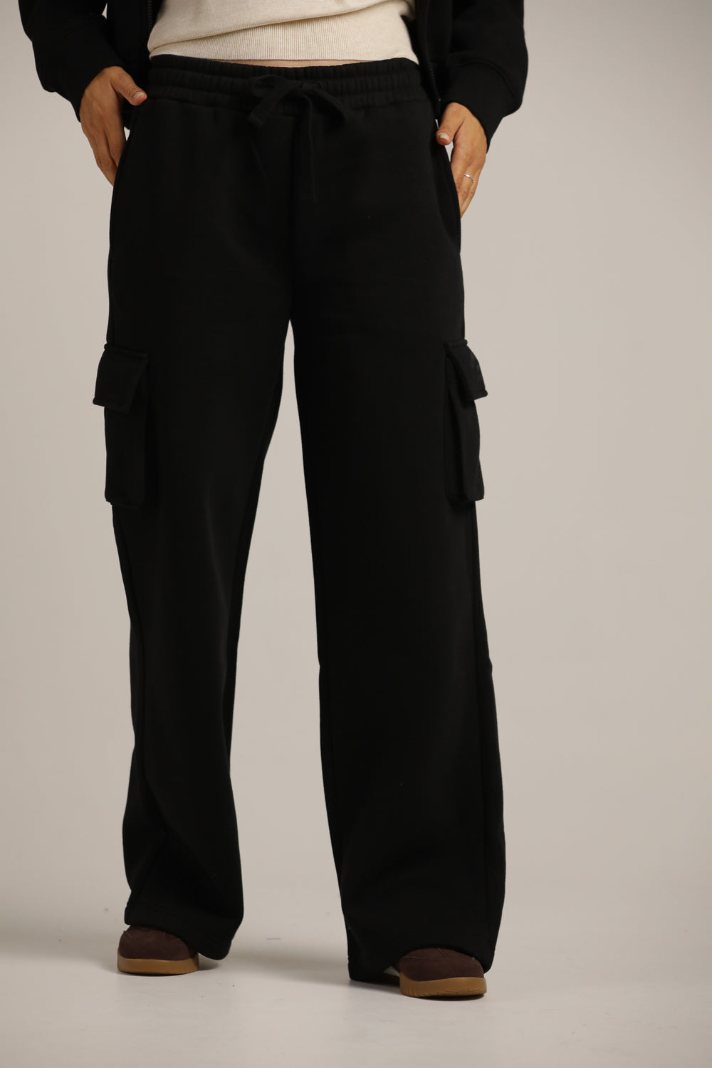 מכנסיים ארוכים עם כיסים בצדדים | קנת קול