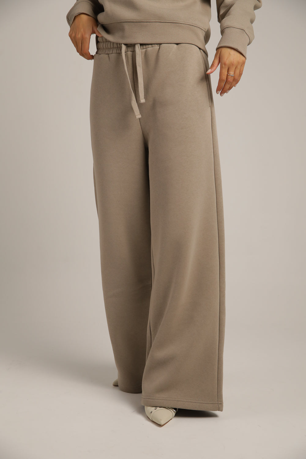 מכנסיים אורכים בגזרה רחבה | קנת קול