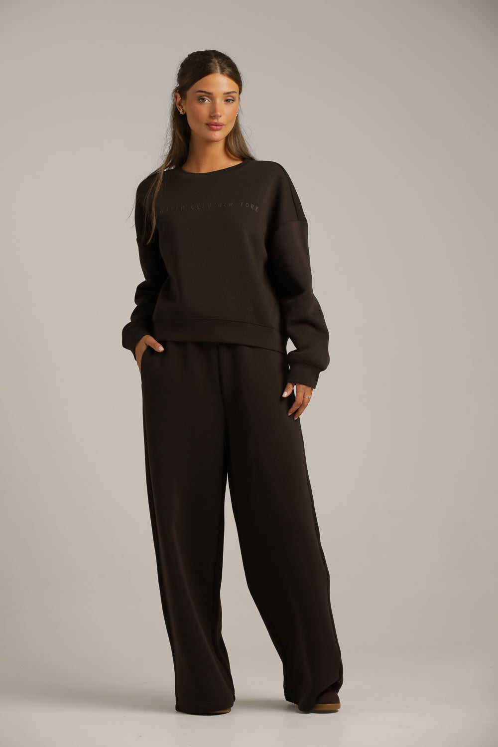 מכנסיים אורכים בגזרה רחבה | קנת קול