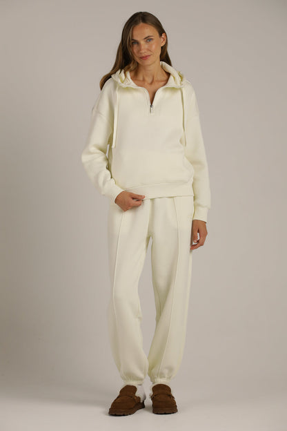 מכנסי טרנינג עם גומי בסיומת | קנת קול