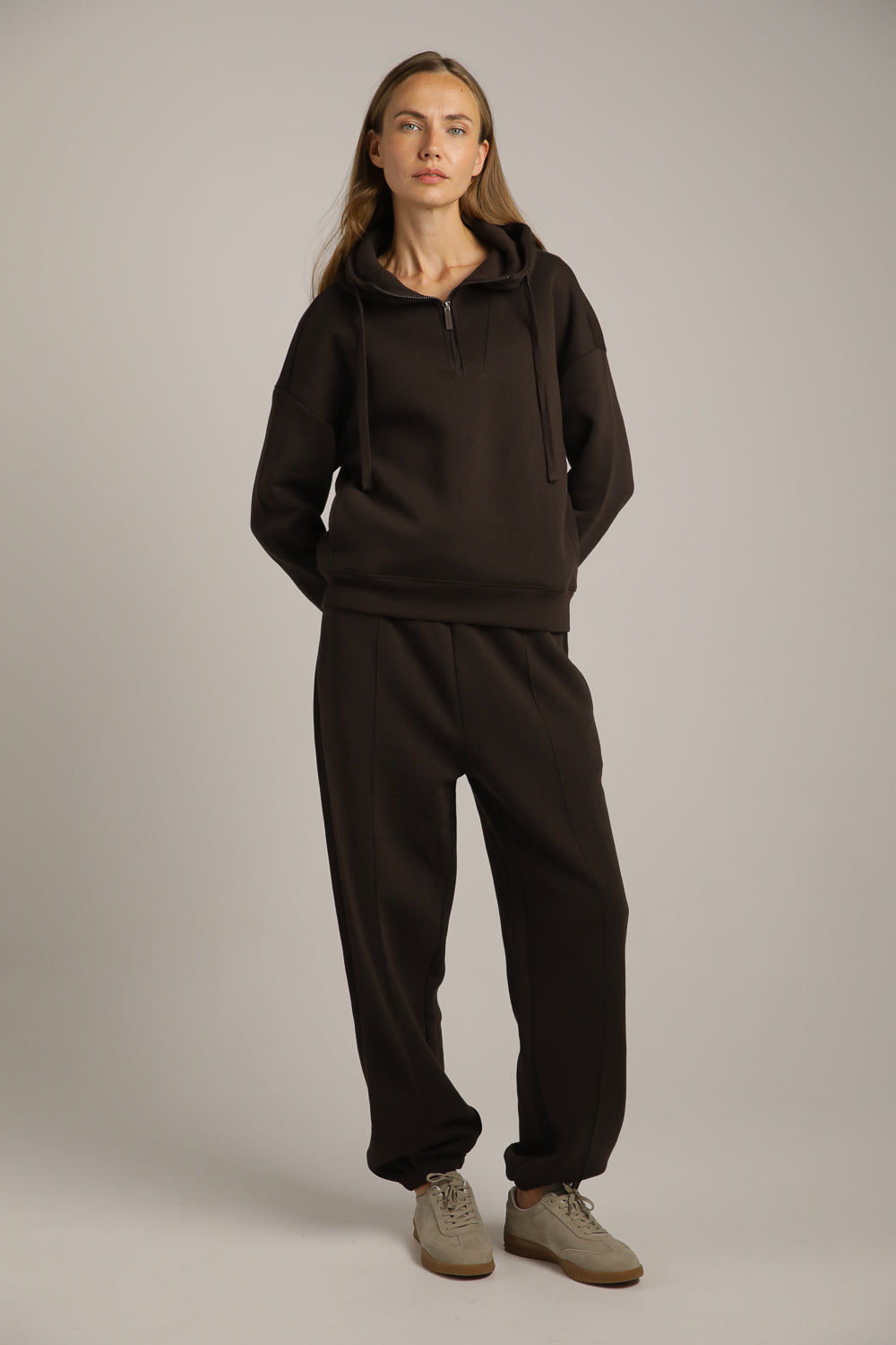 מכנסי טרנינג עם גומי בסיומת | קנת קול