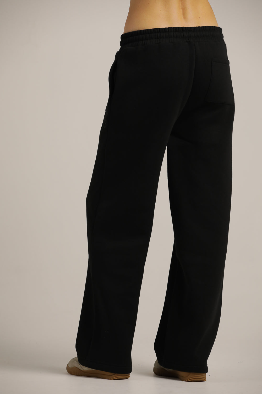 מכנסי טרנינג בגזרה ישרה | קנת קול