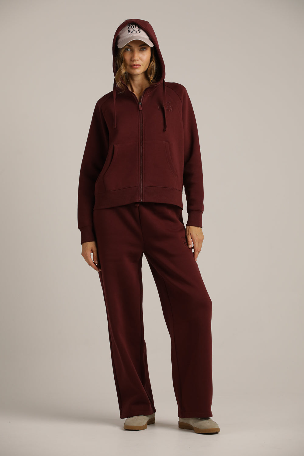 מכנסי טרנינג בגזרה ישרה | קנת קול