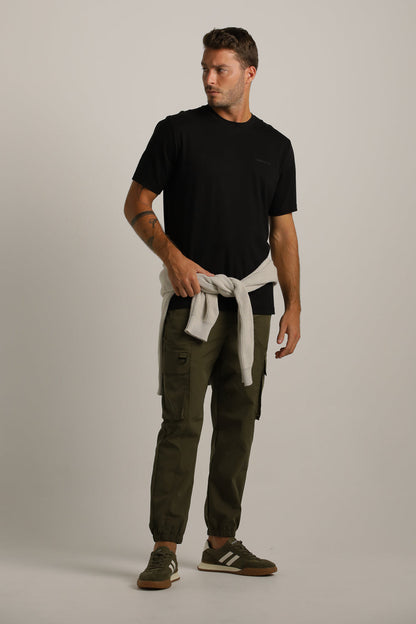 טישרט צווארון עגול עם לוגו | קנת קול