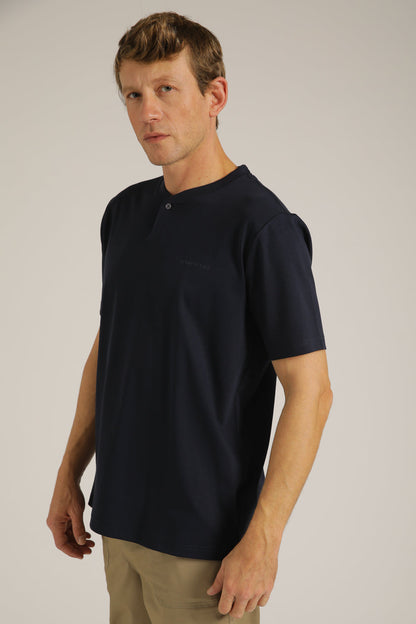 טישירט קצרה עם צוארון הנלי | קנת קול