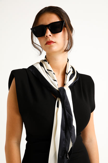 מטפחת אלגנטית בהדפס גאומטרי | קנת קול