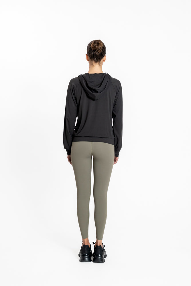 סווטשירט אימון לנשים Raglan בצבע שחור