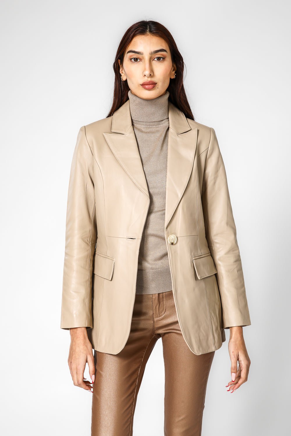 KENNETH COLE - בלייזר עור בצבע בז' - MASHBIR//365