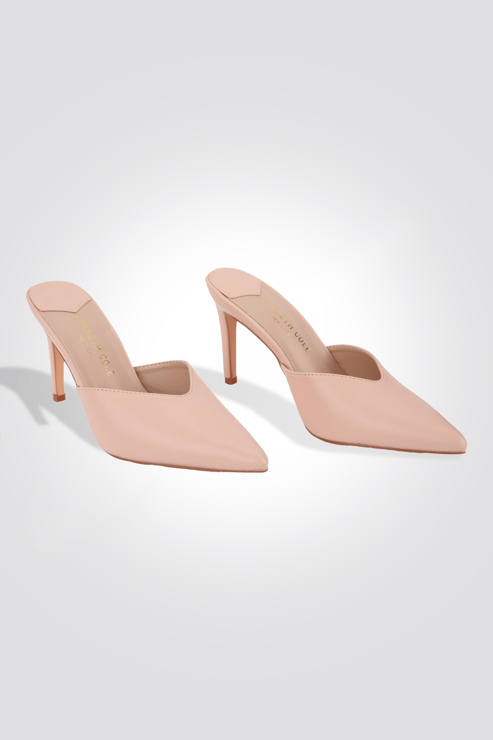 KENNETH COLE - כפכף עקב 8 ס"מ בצבע פודרה - MASHBIR//365