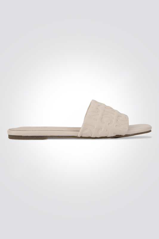 KENNETH COLE - כפכף ממותג KC בצבע אופוויט - MASHBIR//365