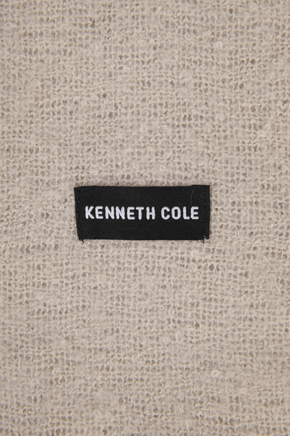 KENNETH COLE - צעיף נשים בוקלה בצבע אופוויט - MASHBIR//365