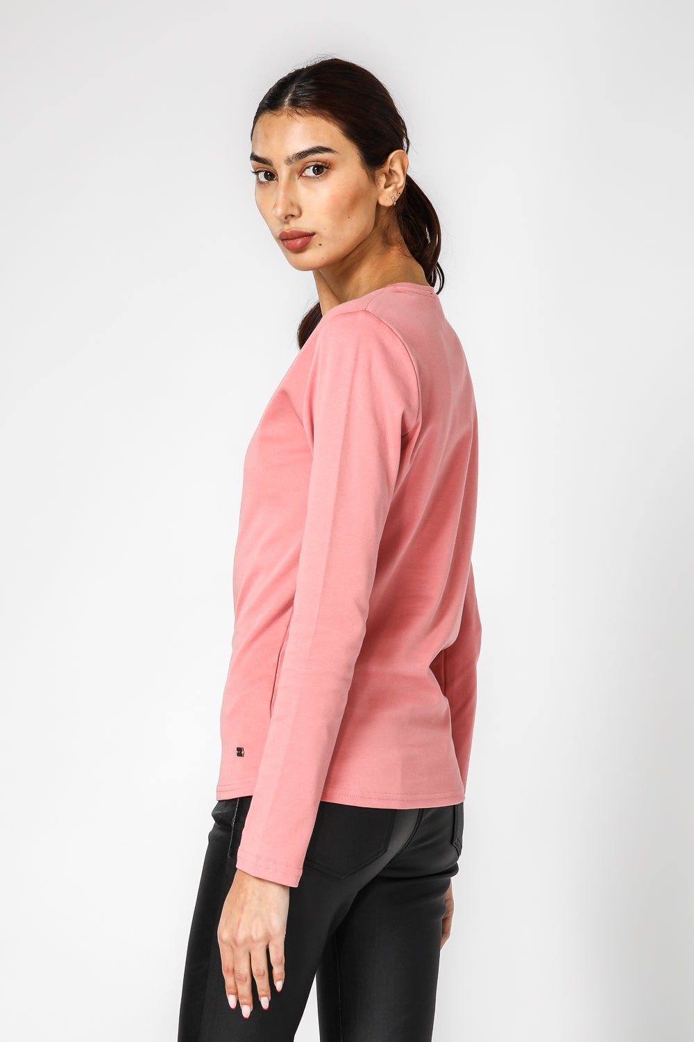 טישירט ארוכה עם מפתח וי | קנת קול