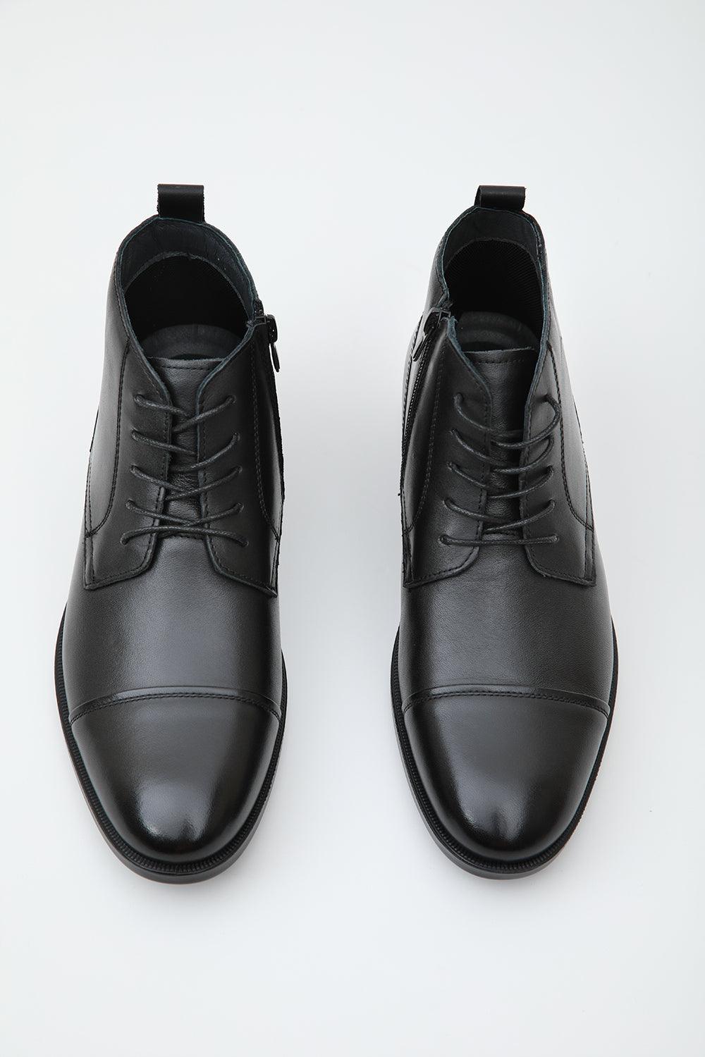 KENNETH COLE - מגפון מעור בצבע שחור - MASHBIR//365
