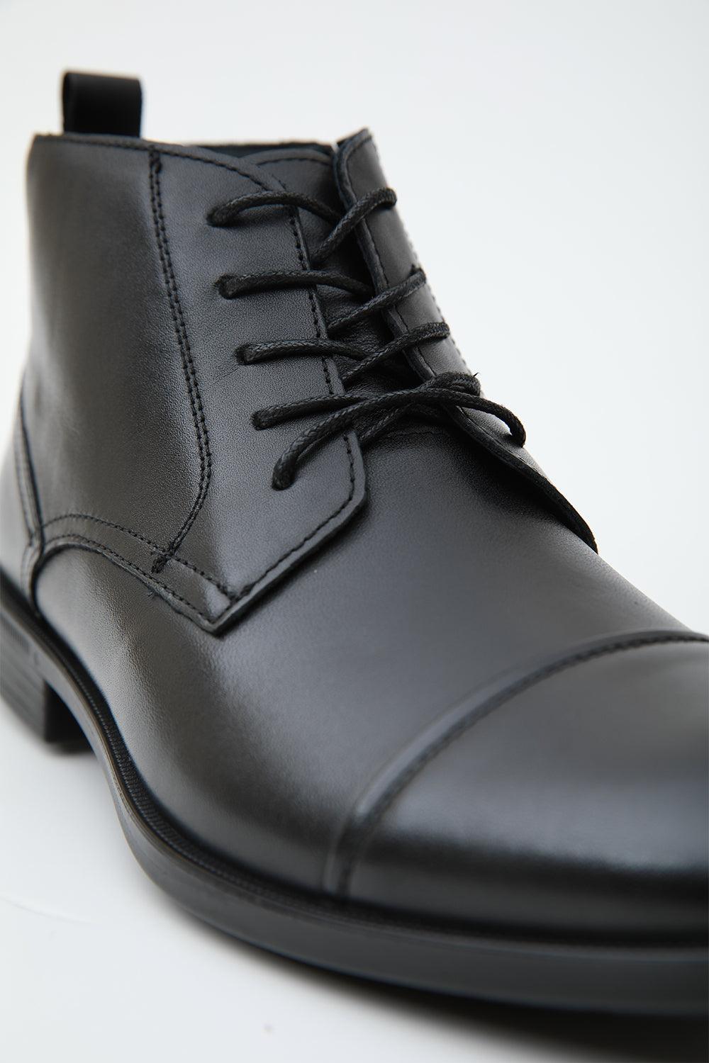 KENNETH COLE - מגפון מעור בצבע שחור - MASHBIR//365