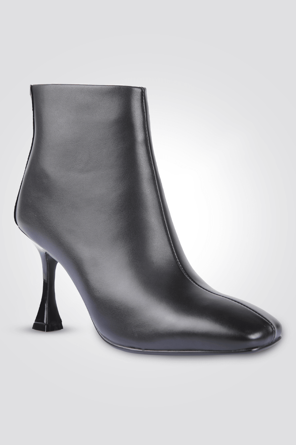 KENNETH COLE - מגפוני עקב לנשים בצבע שחור - MASHBIR//365