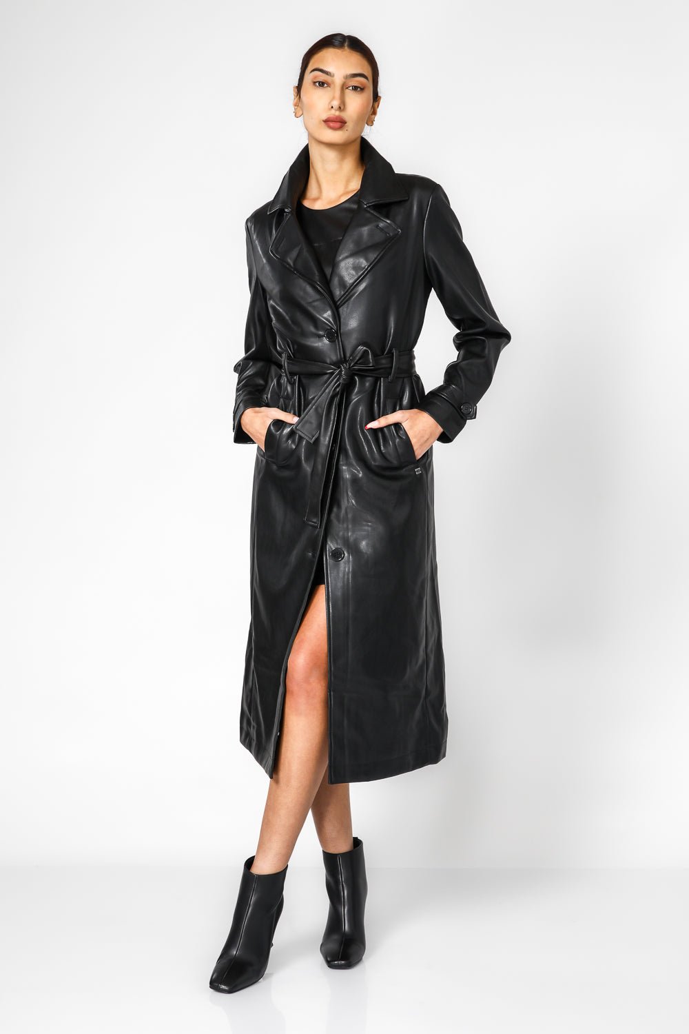 KENNETH COLE - מעיל טרנץ דמוי עור שחור - MASHBIR//365