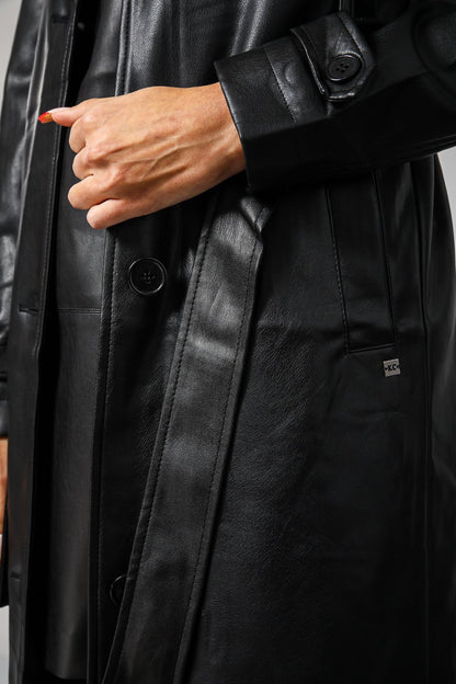 KENNETH COLE - מעיל טרנץ דמוי עור שחור - MASHBIR//365