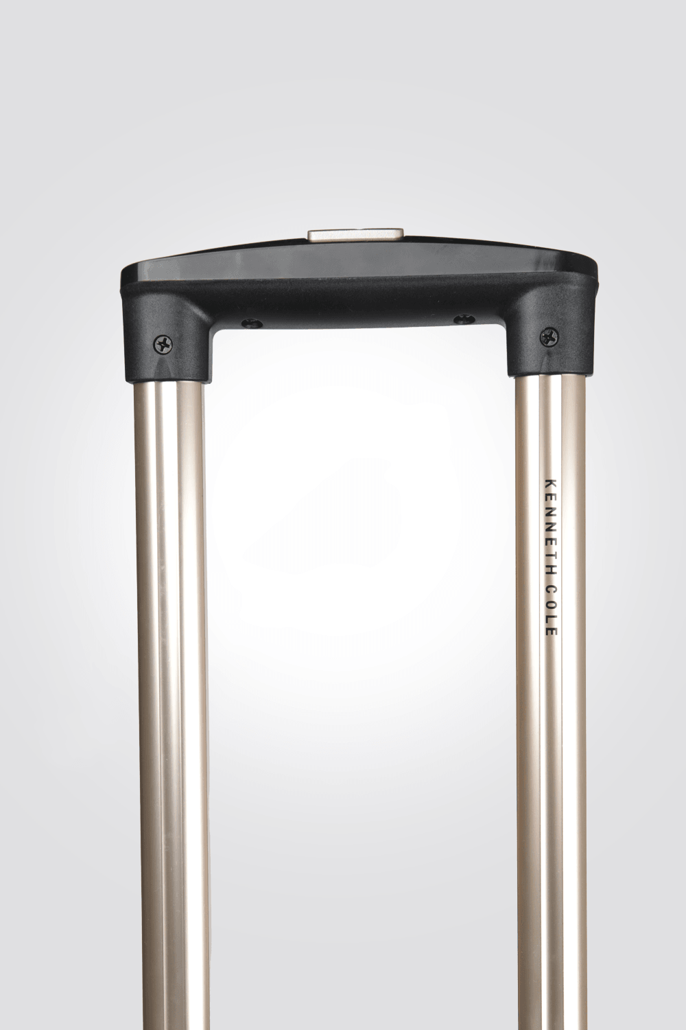 KENNETH COLE - מזוודה קשיחה גדולה 28" SOHO בצבע וניל - MASHBIR//365