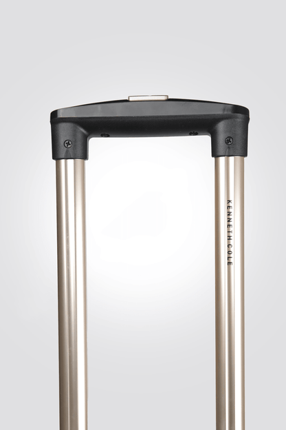 KENNETH COLE - מזוודה קשיחה גדולה 28" SOHO בצבע וניל - MASHBIR//365