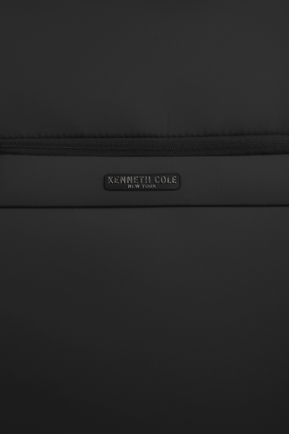 KENNETH COLE - מזוודה מבד גדולה 28" CHELSEA בצבע שחור - MASHBIR//365