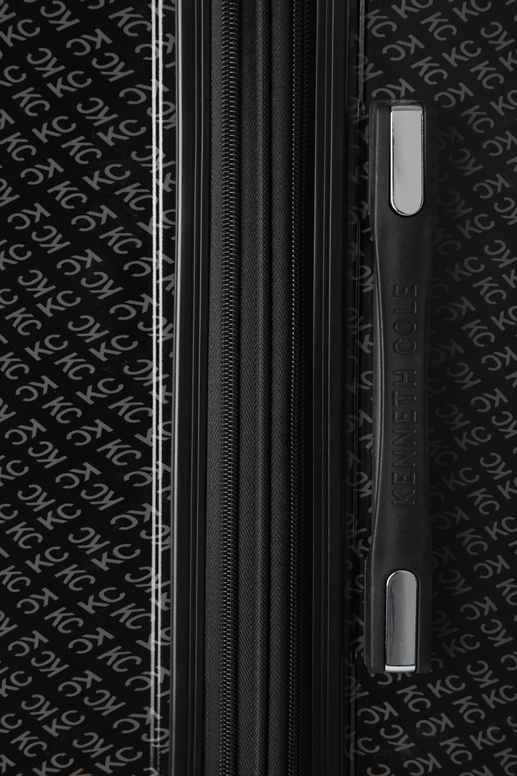 KENNETH COLE - מזוודה טרולי עלייה למטוס 20'' SOHO בצבע שחור - MASHBIR//365