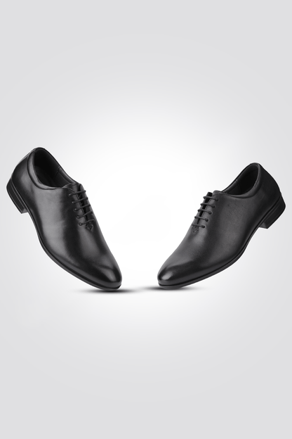KENNETH COLE - נעל עור אלגנטית בצבע שחור - MASHBIR//365